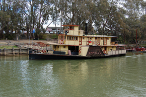Emmylou Paddle Steamer - Australia Accommodation