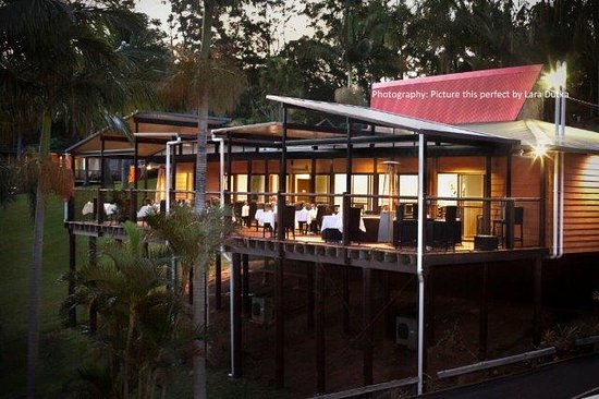 Pasfields Restaurant Bar  Deck - Australia Accommodation